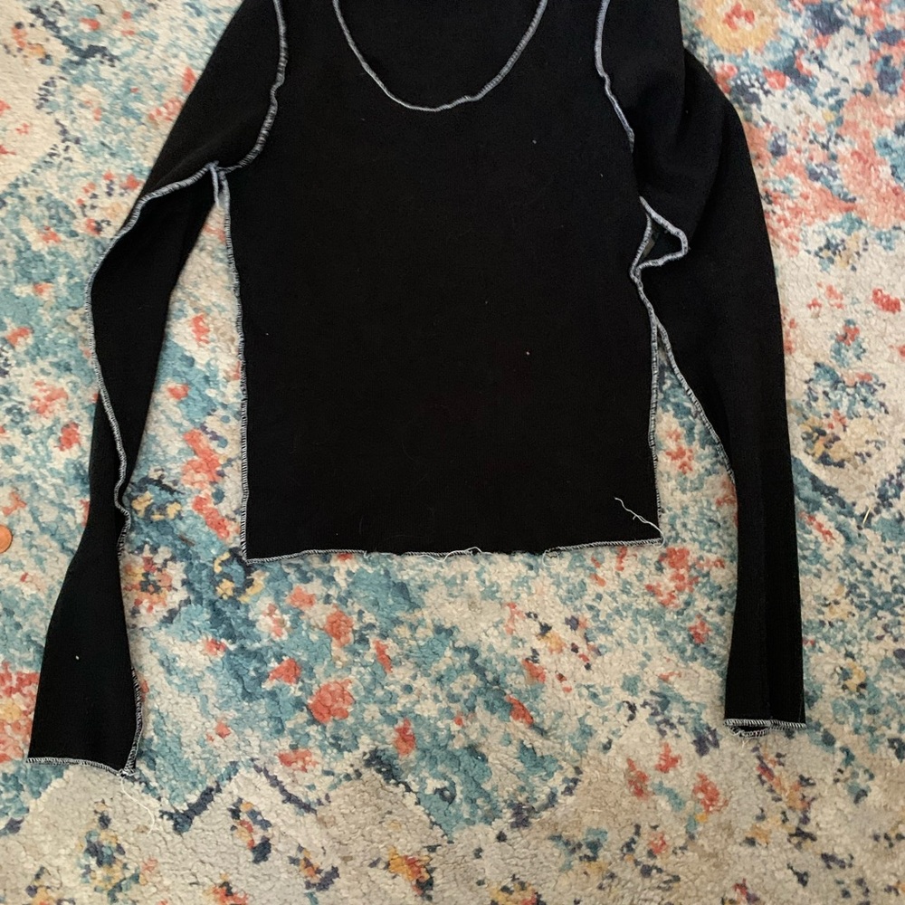 Black outside hemmed long sleeve